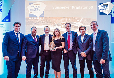 Sunseeker Collecting MBI award for Predator 50