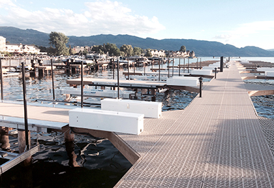 NEW BC MARINA BENEFITS FROM HIGH-SPEED BOAT LIFTS