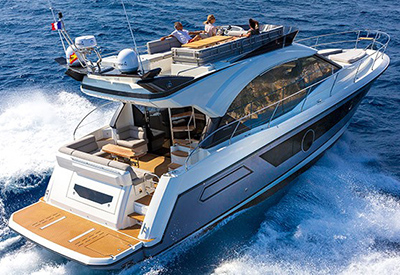 AN ELEGANT MOTOR YACHT AT THE CUTTING EDGE OF DESIGN 